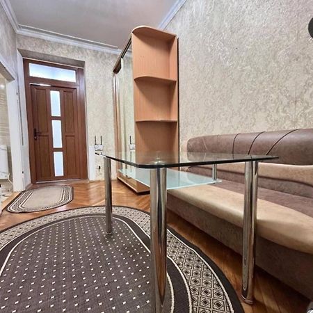 Центр, Біля Медичного Університету, Вулиця Личаківська Лвив Екстериор снимка